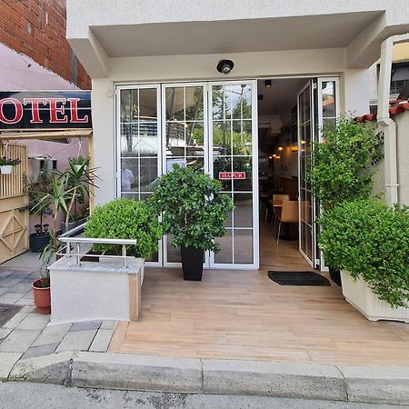 Hotel La Villa 地拉那 外观 照片