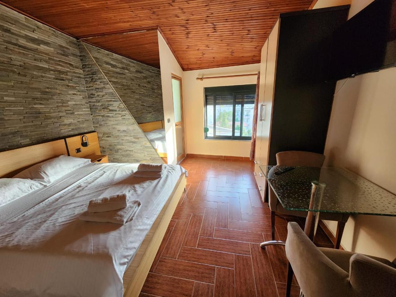 Hotel La Villa 地拉那 外观 照片