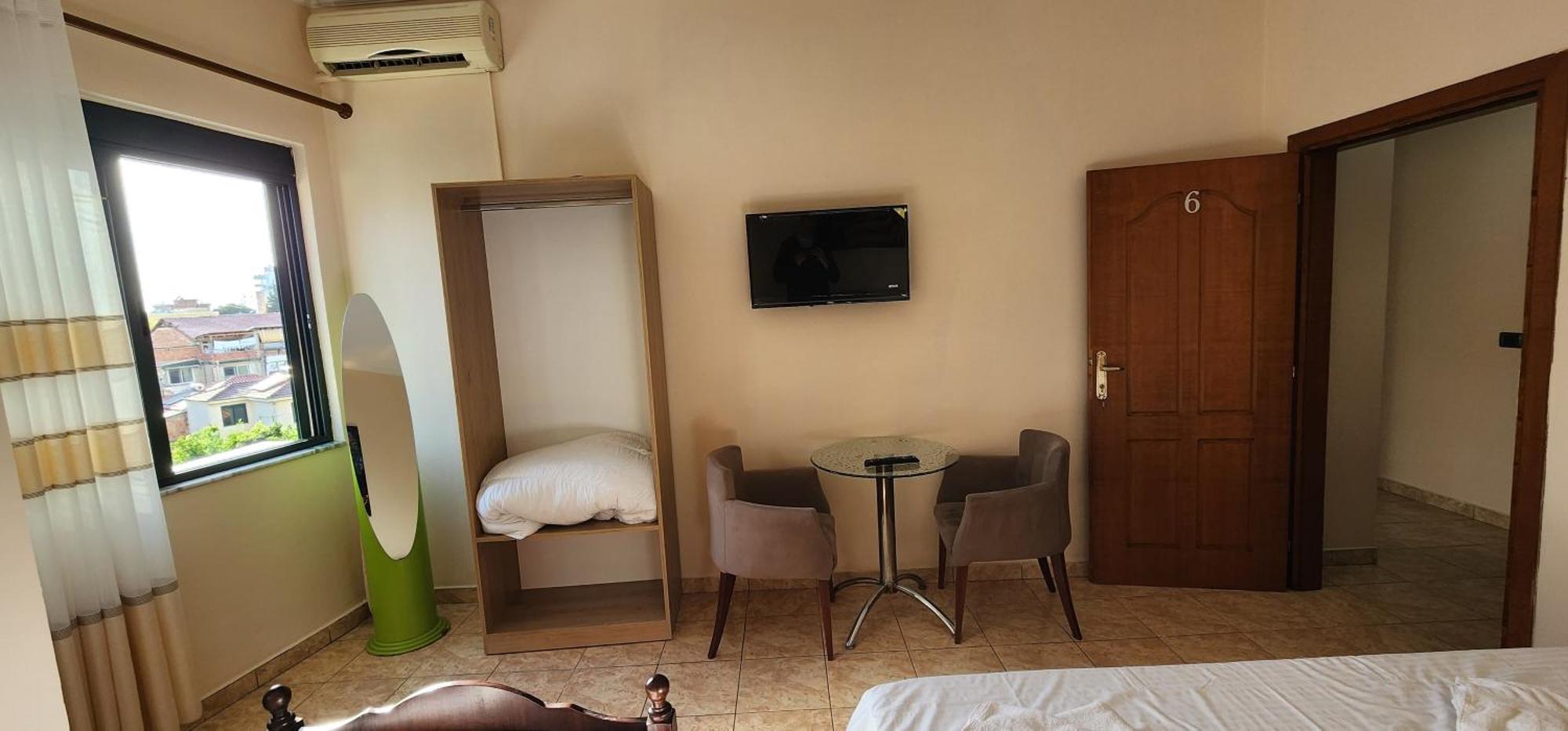 Hotel La Villa 地拉那 外观 照片