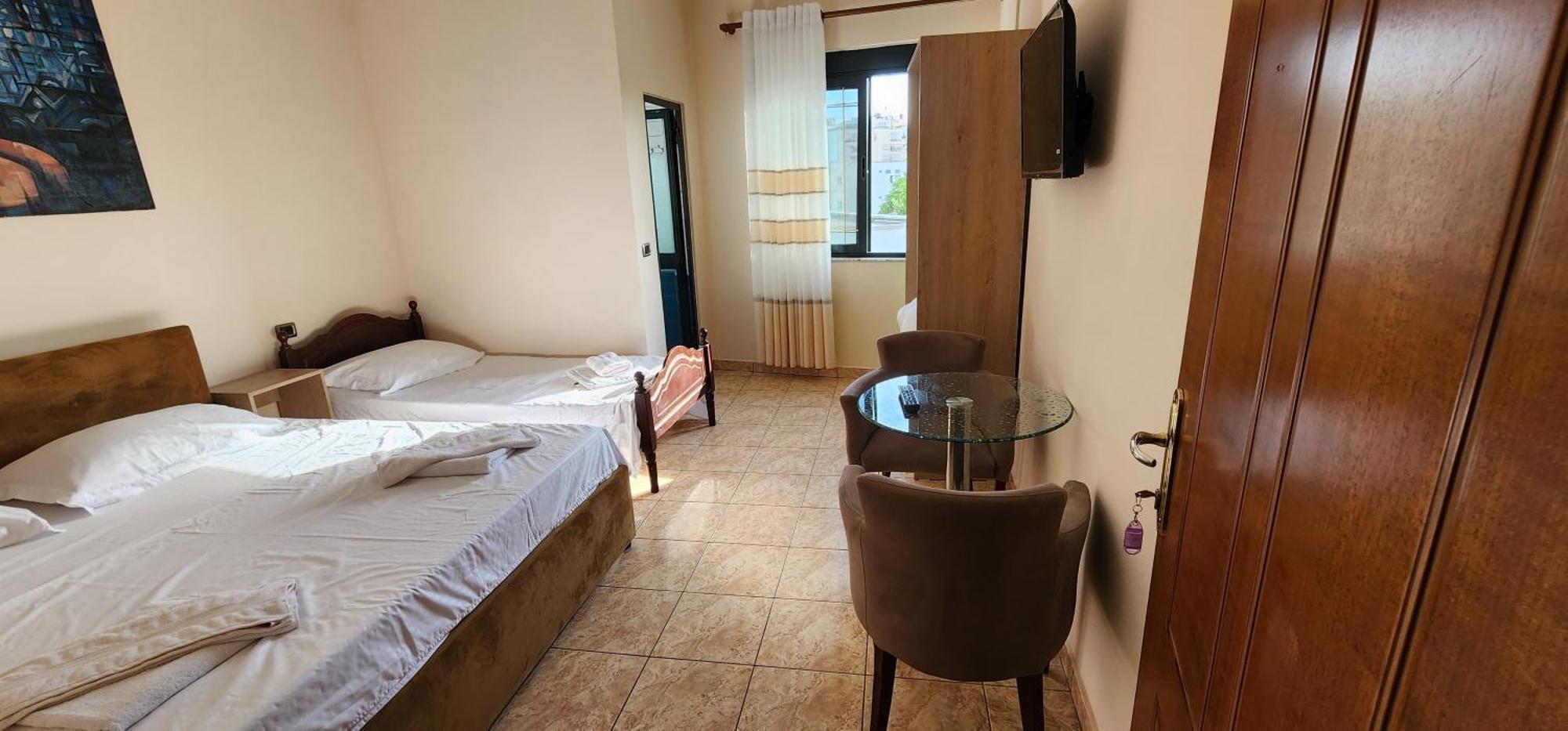 Hotel La Villa 地拉那 外观 照片