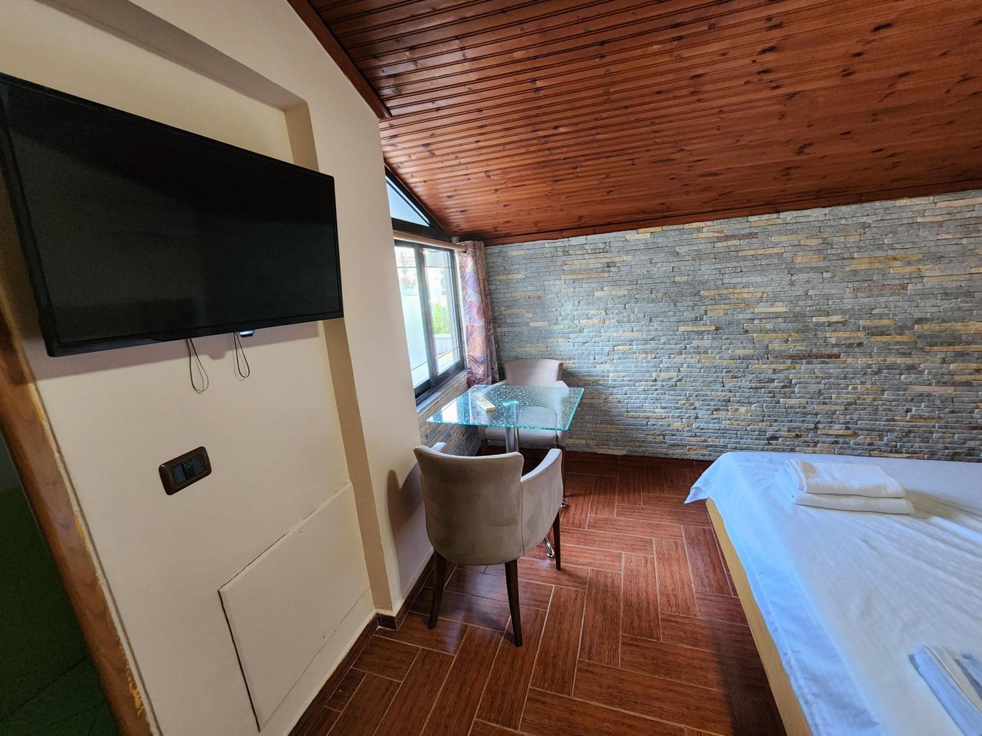Hotel La Villa 地拉那 外观 照片