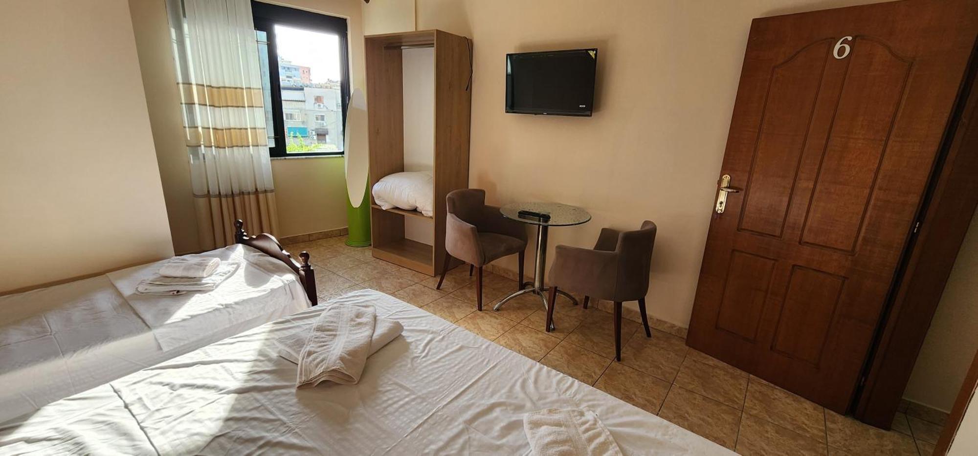 Hotel La Villa 地拉那 外观 照片