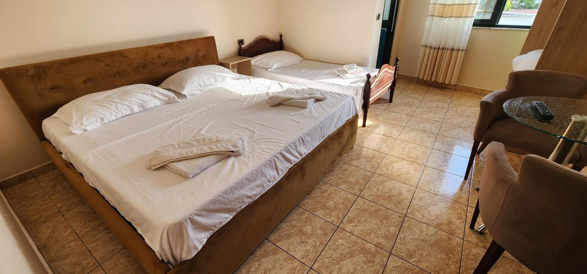 Hotel La Villa 地拉那 外观 照片