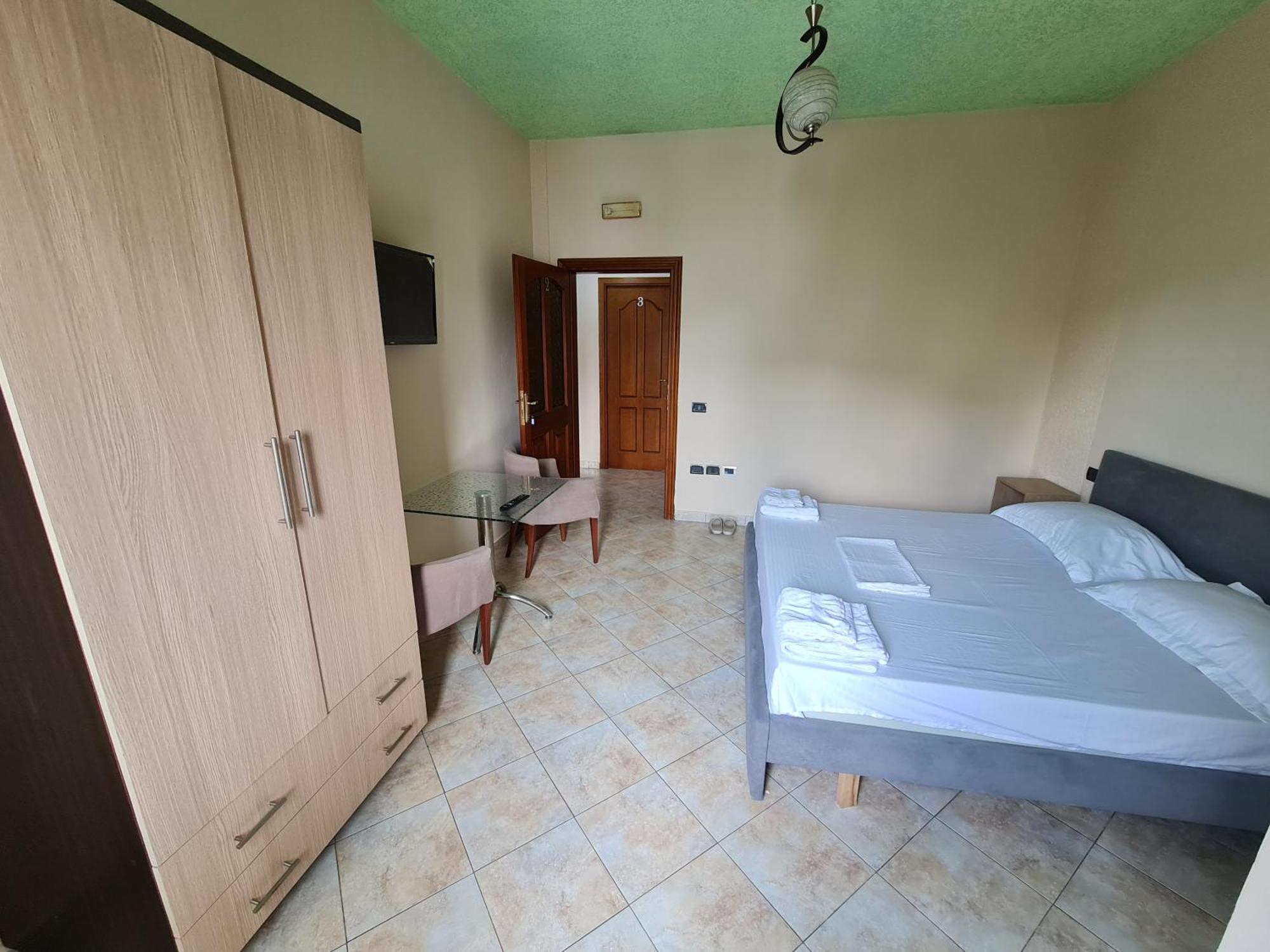 Hotel La Villa 地拉那 外观 照片