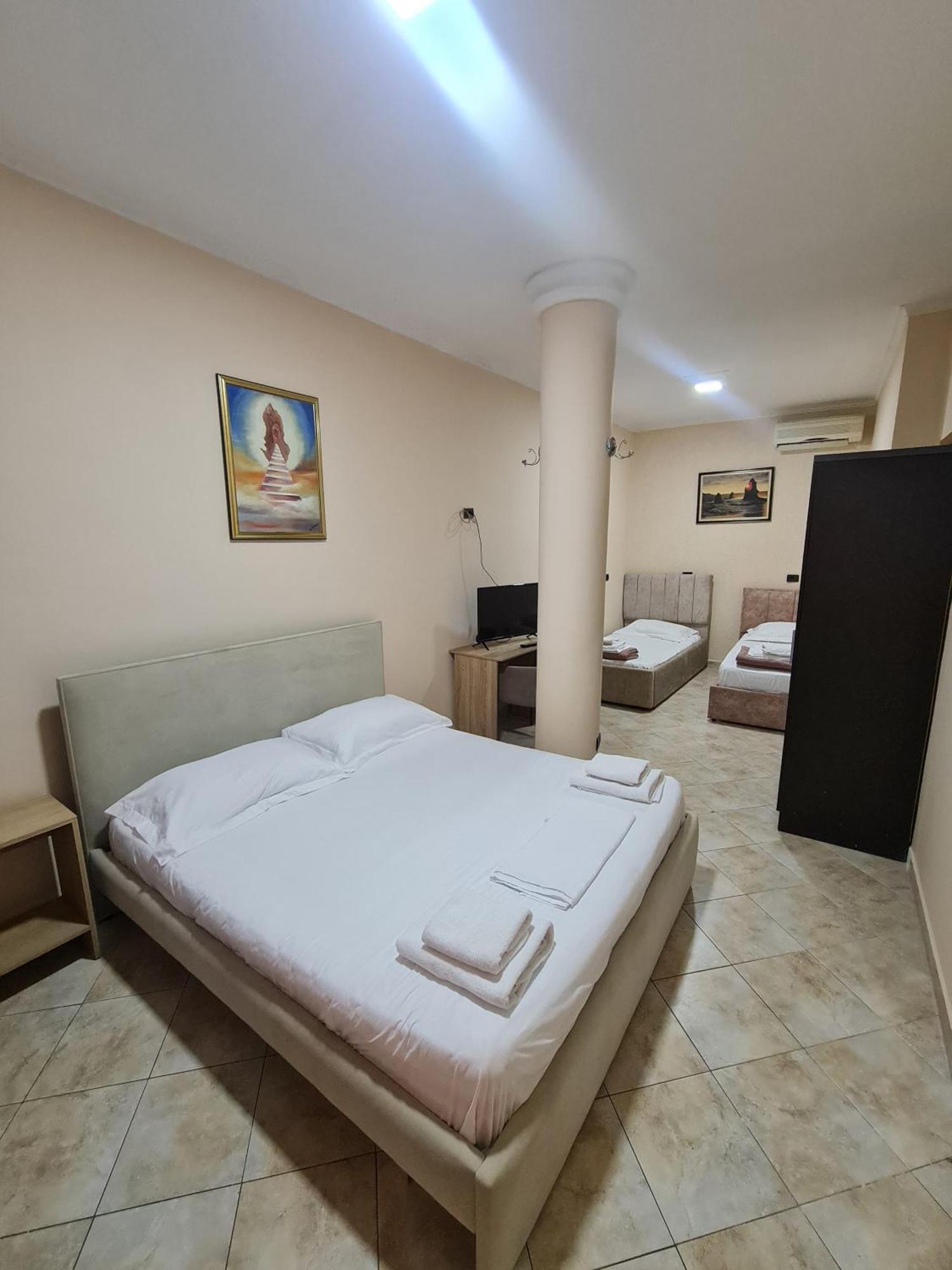 Hotel La Villa 地拉那 外观 照片