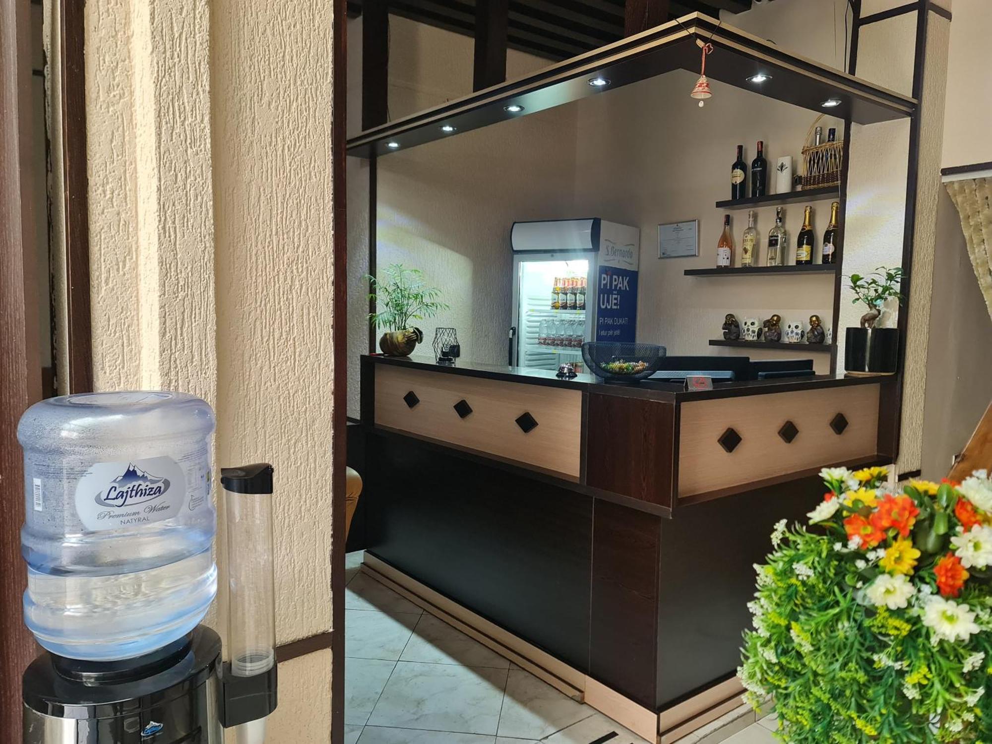 Hotel La Villa 地拉那 外观 照片