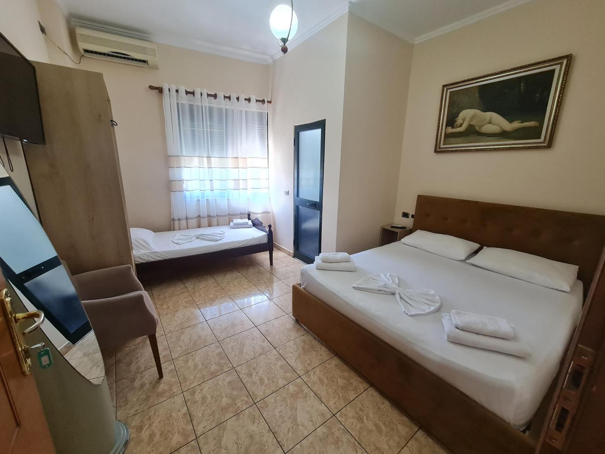 Hotel La Villa 地拉那 外观 照片