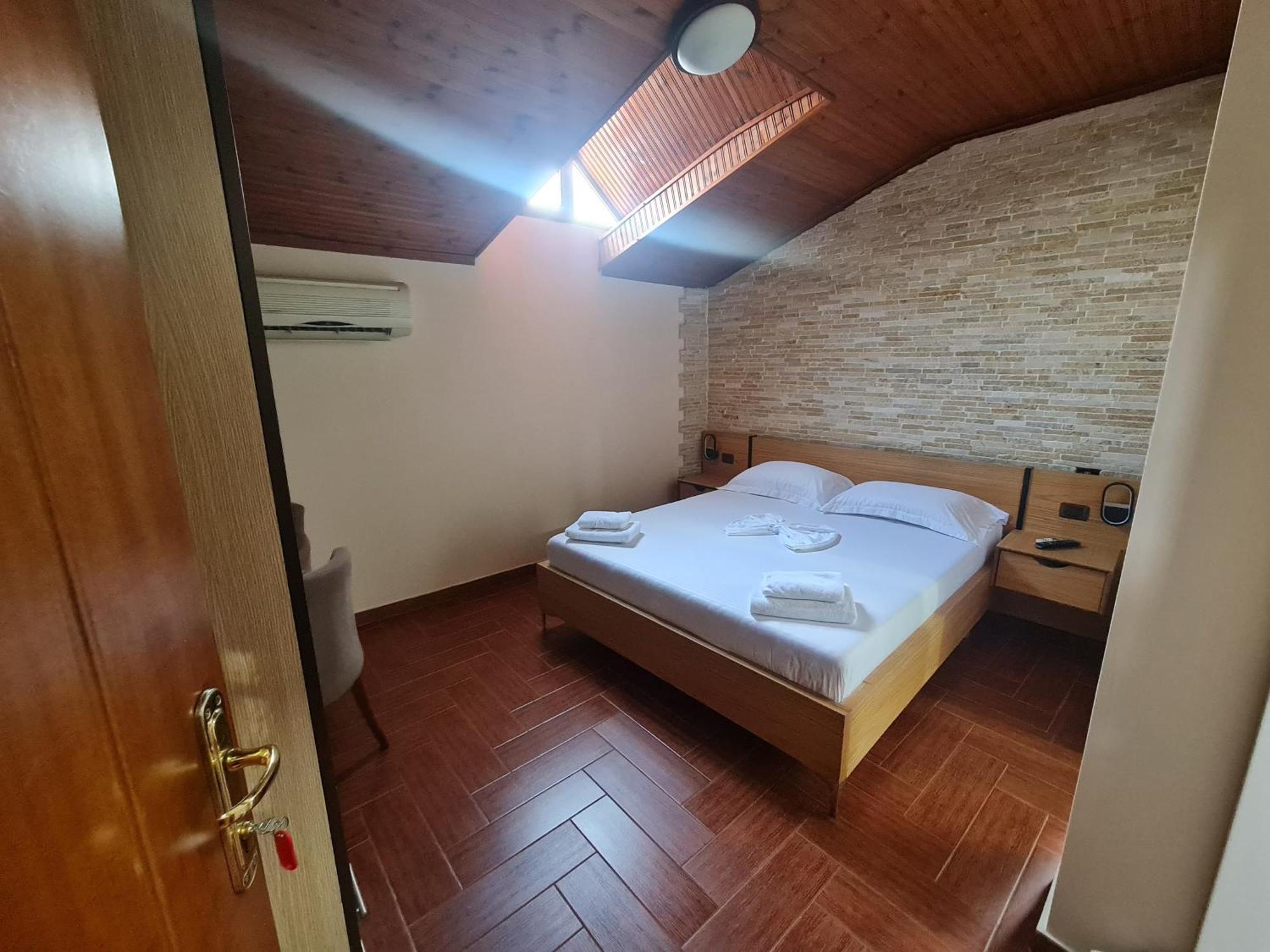 Hotel La Villa 地拉那 外观 照片
