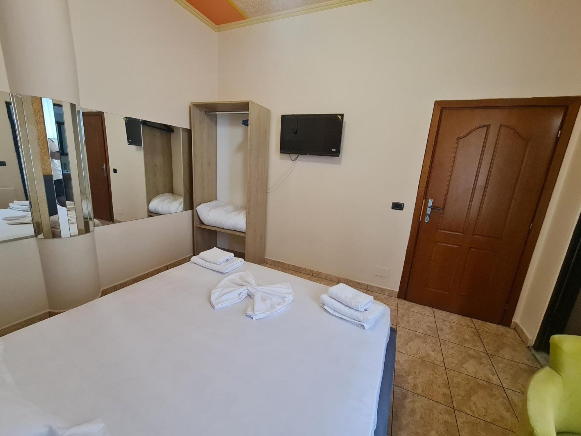 Hotel La Villa 地拉那 外观 照片