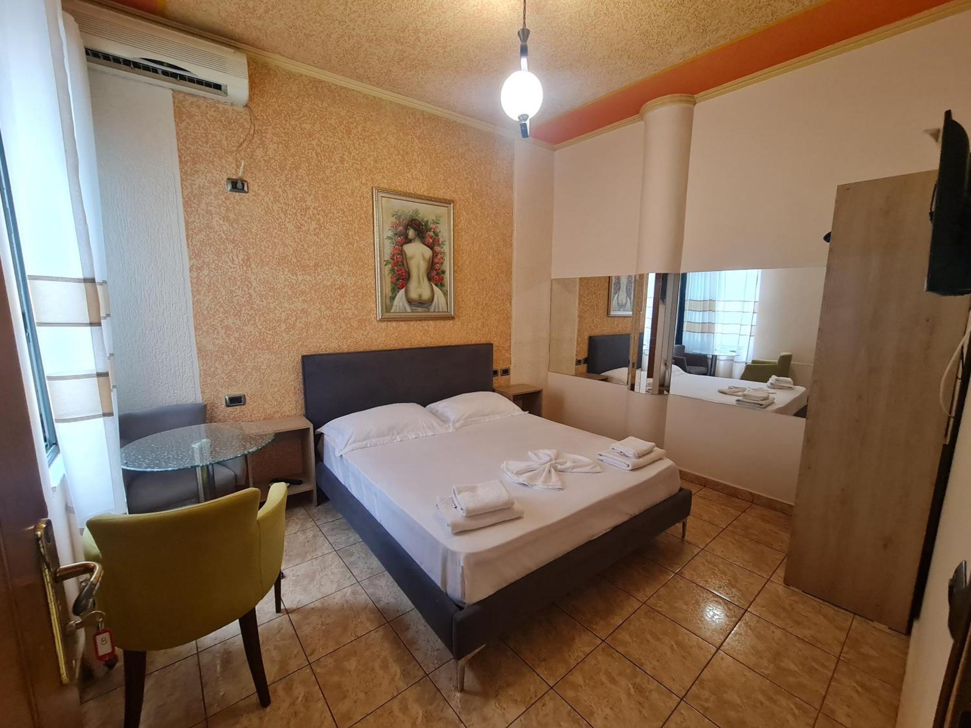 Hotel La Villa 地拉那 外观 照片