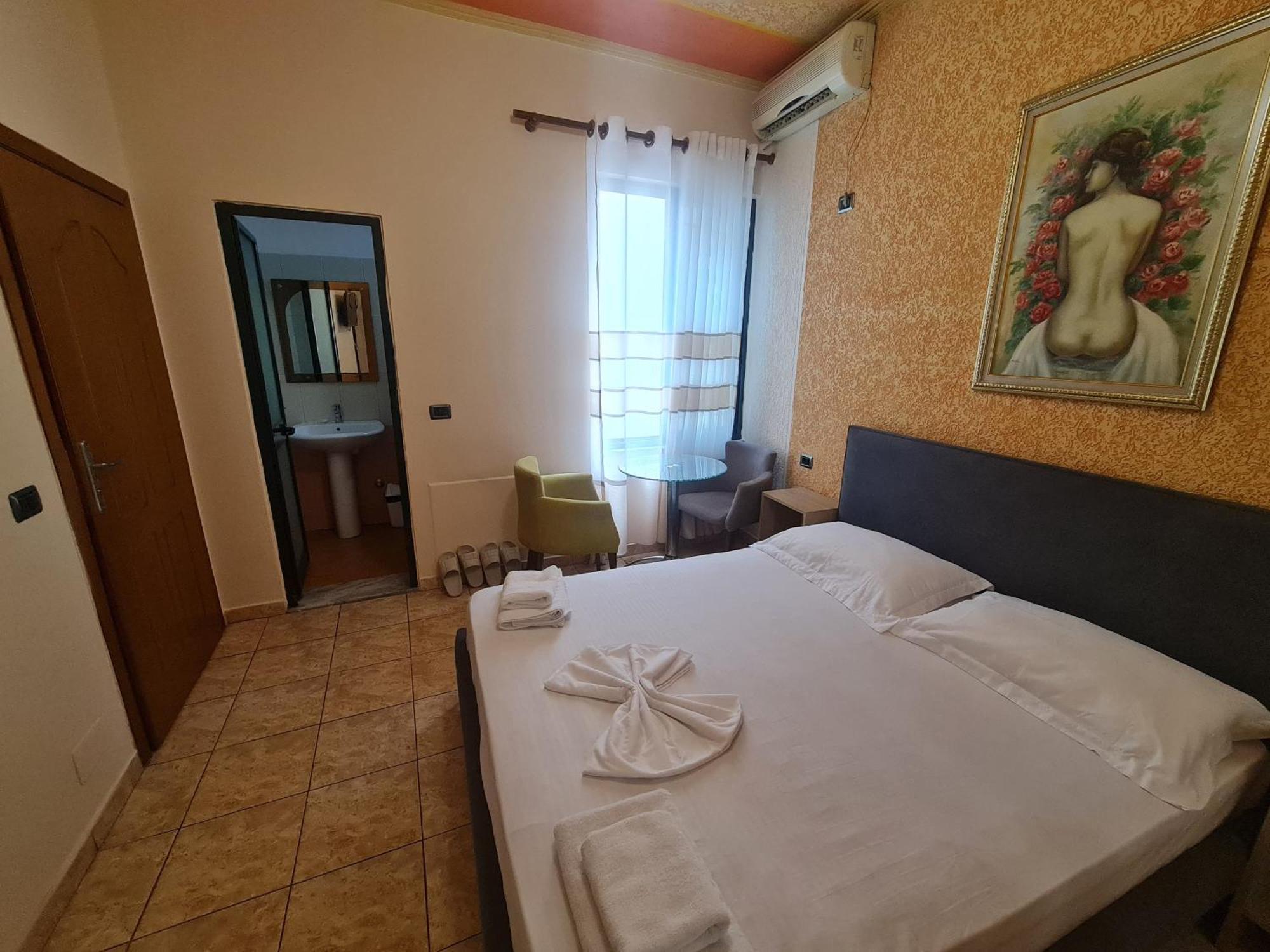 Hotel La Villa 地拉那 外观 照片